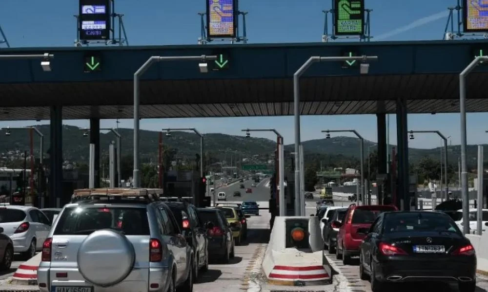 Τροχαίο στην Αθηνών - Κορίνθου: Που έχει καθυστερήσεις
